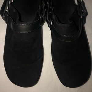 Ladies Vionic Black Adelaide Suede Shoes